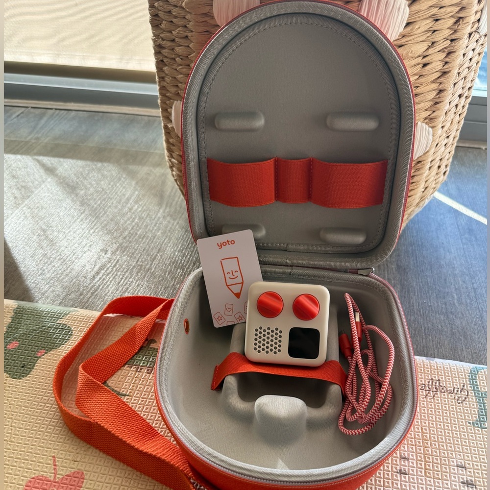 New Yoto Mini Player w/ Case & Charger